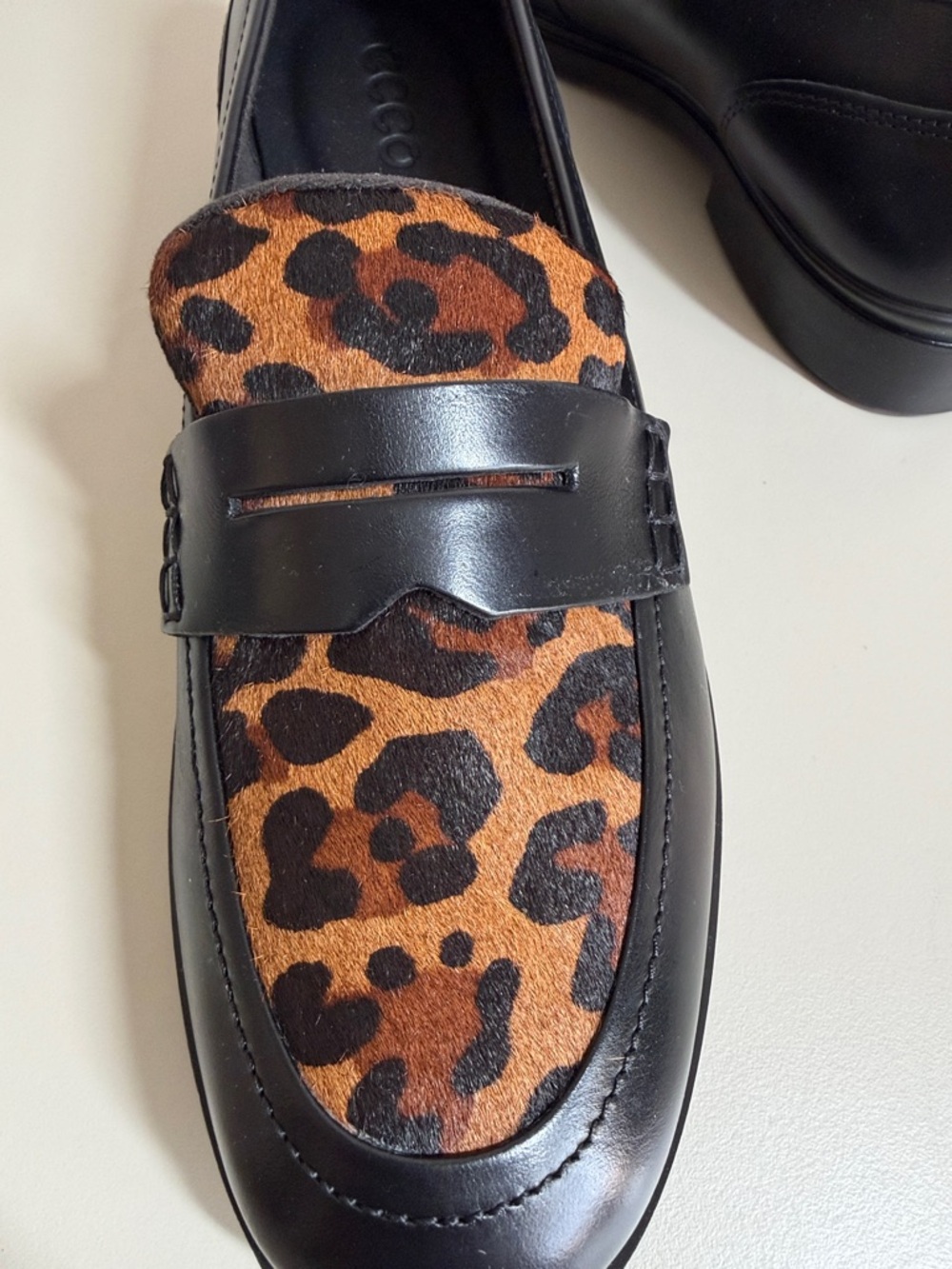 ECCO Women's Classic 15 Leopard Leather Penny Loafers new SZ 9 - Picture 6 of 7